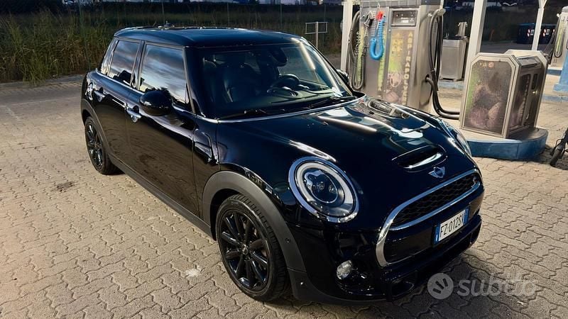 Begagnad Mini Cooper S 192 HK (141 kW) 2016 Svart Halvkombi