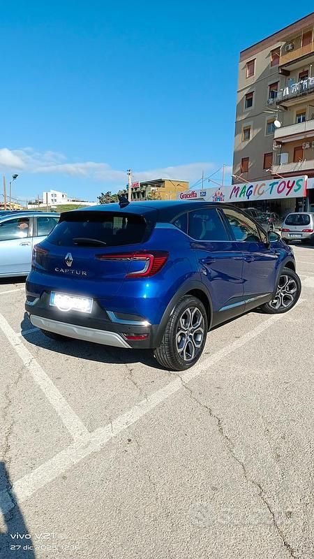 Usata Renault Captur Techno 101 CV (74 kW) 2023 Blu SUV
