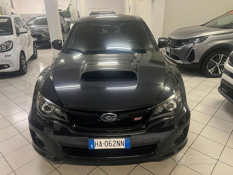 Usata Subaru WRX 300 CV (220 kW) 2011 Grigio Berlina
