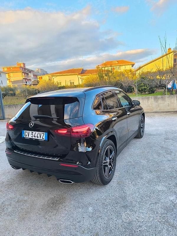 Usata Mercedes GLA200 Premium Plus 163 CV (119 kW) 2024 Nero SUV