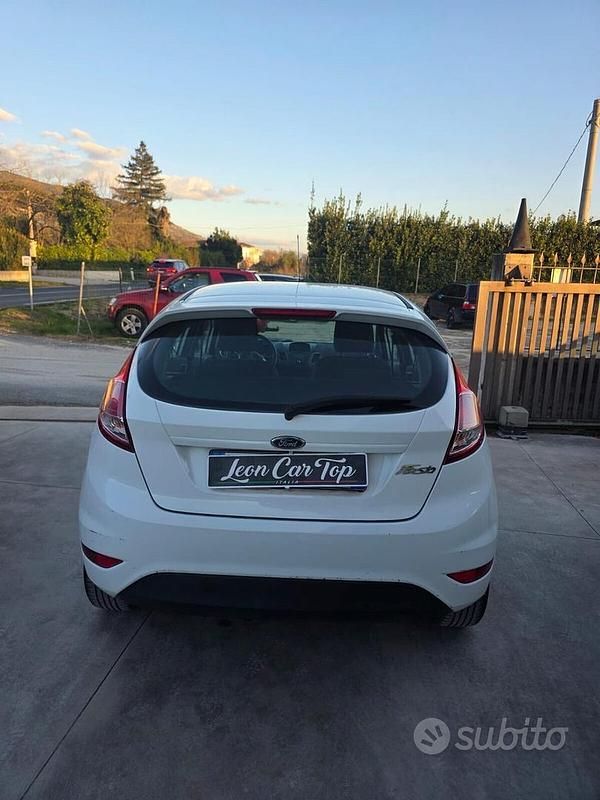 Usata Ford Fiesta 95 CV (69 kW) 2016 Bianco Berlina