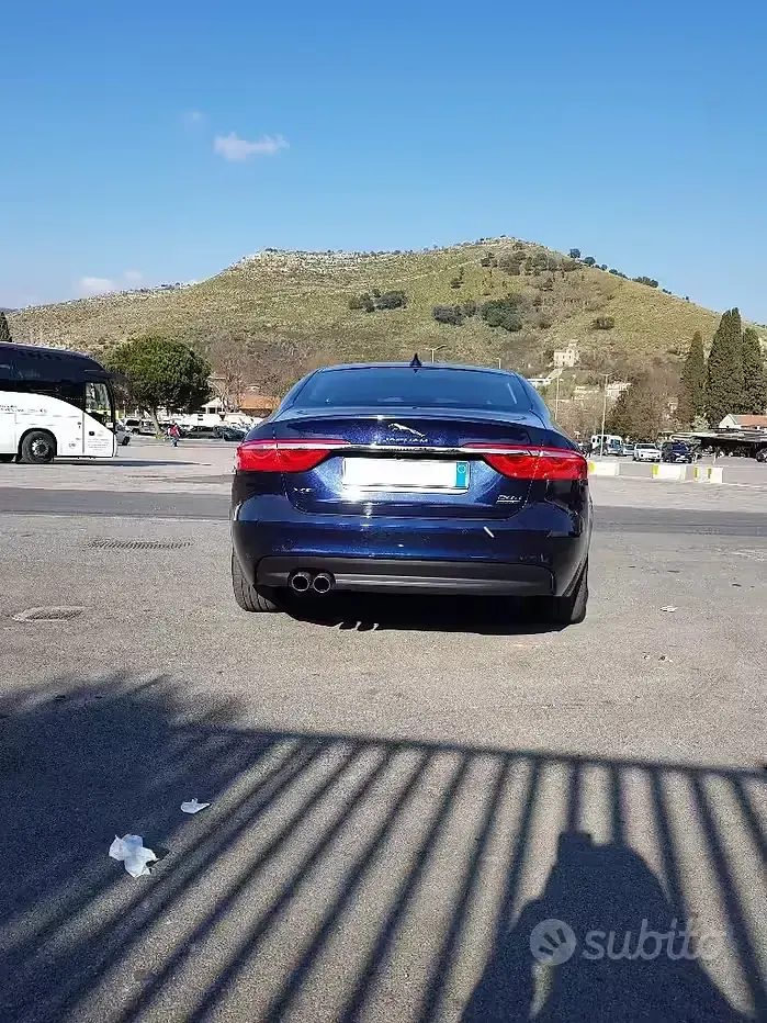 Usata Jaguar XF 179 CV (131 kW) 2018 Blu Berlina