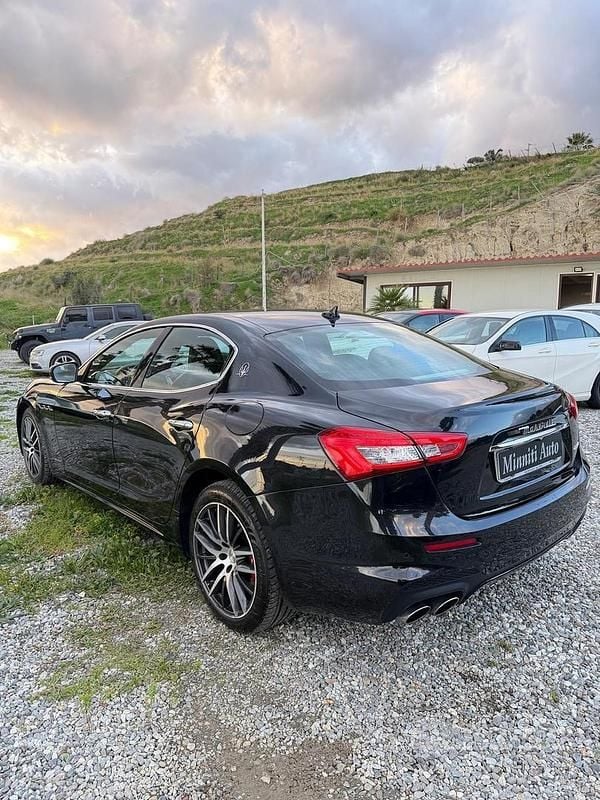 Usata Maserati Ghibli 275 CV (202 kW) 2018 Nero Berlina