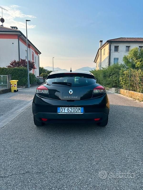 Usata Renault Mégane Coupé 110 CV (80 kW) 2009 Nero Coupé