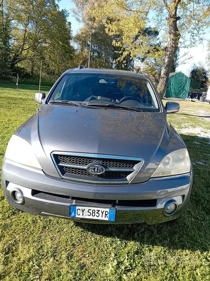 Usata Kia Sorento 140 CV (102 kW) 2005 Grigio SUV