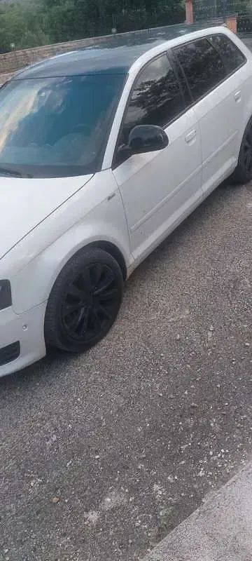 Usata Audi A3 Attraction 105 CV (77 kW) 2009 Bianco Utilitaria