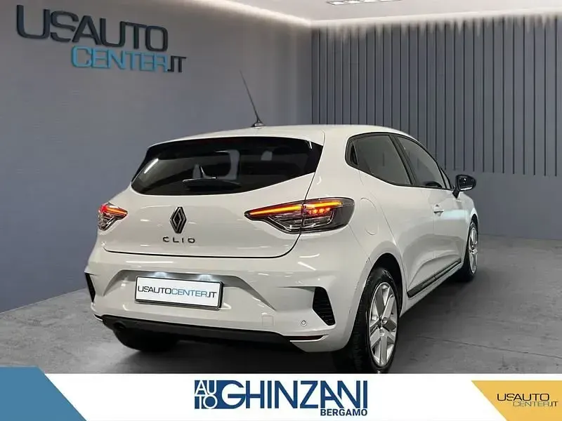 Usata Renault Clio V Business 101 CV (74 kW) 2021 Grigio Berlina