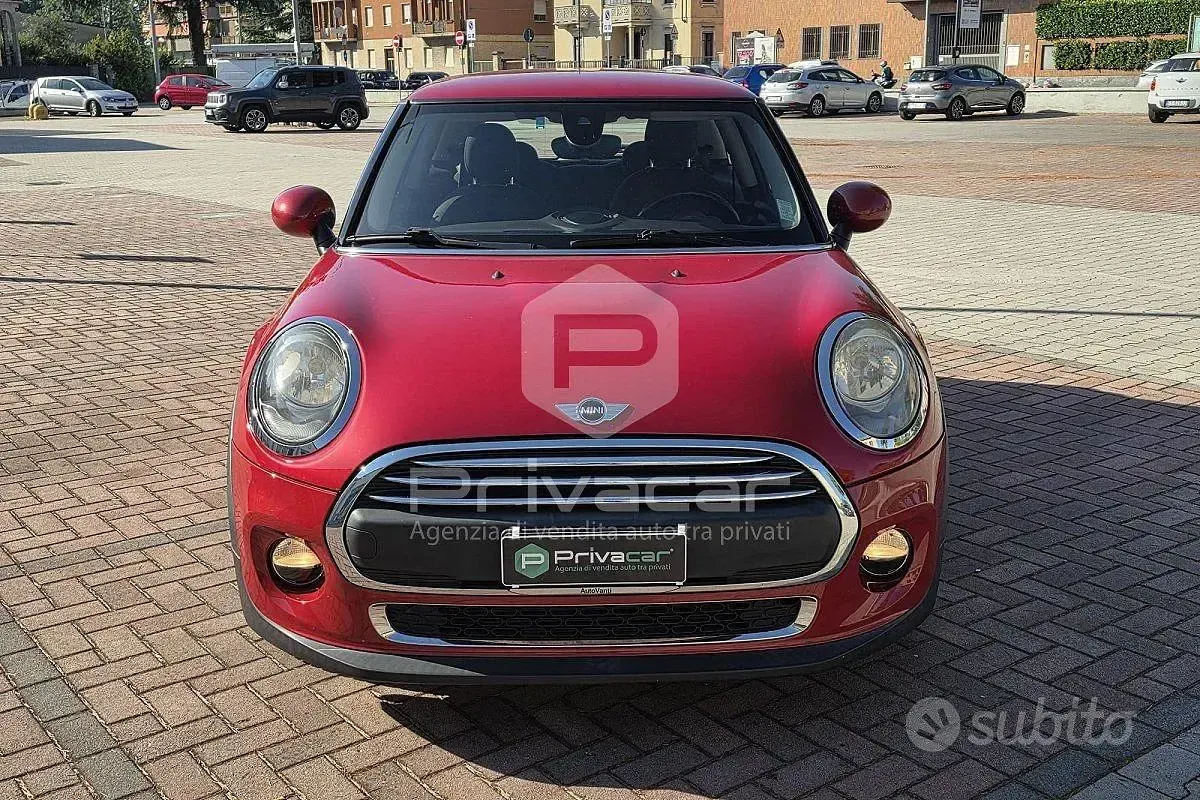 Usata Mini ONE 102 CV (75 kW) 2016 Rosso Utilitaria