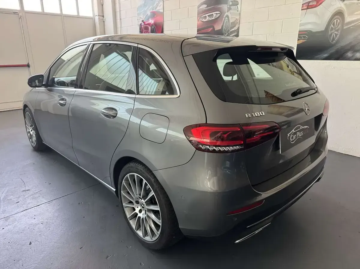 Usata Mercedes B180 136 CV (100 kW) 2019 Grigio Utilitaria