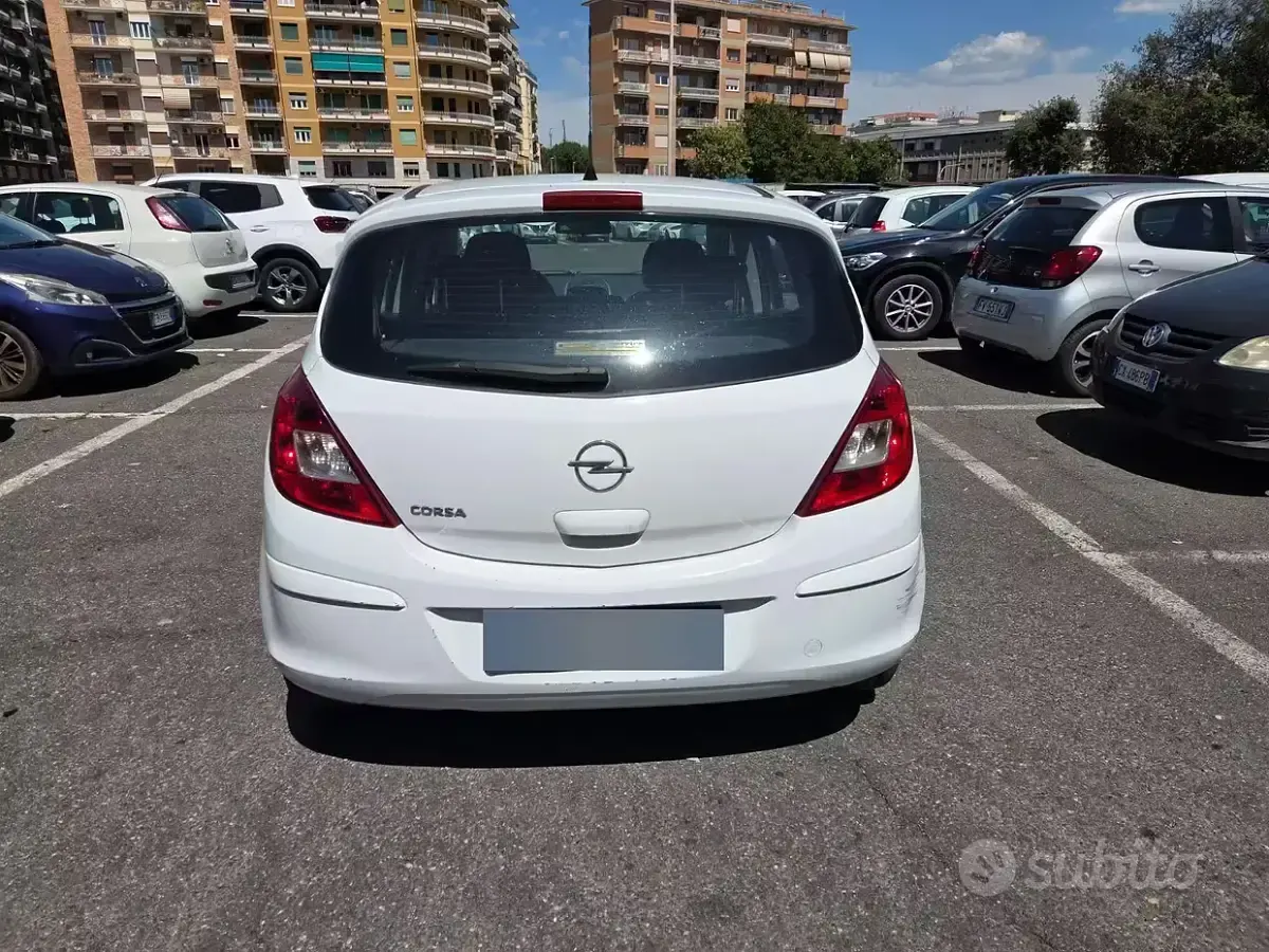 Używany Opel Corsa 80 KM (58 kW) 2009 Biały Hatchback