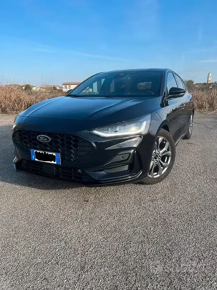 Usata Ford Focus ST-Line 115 CV (84 kW) 2024 Nero Berlina