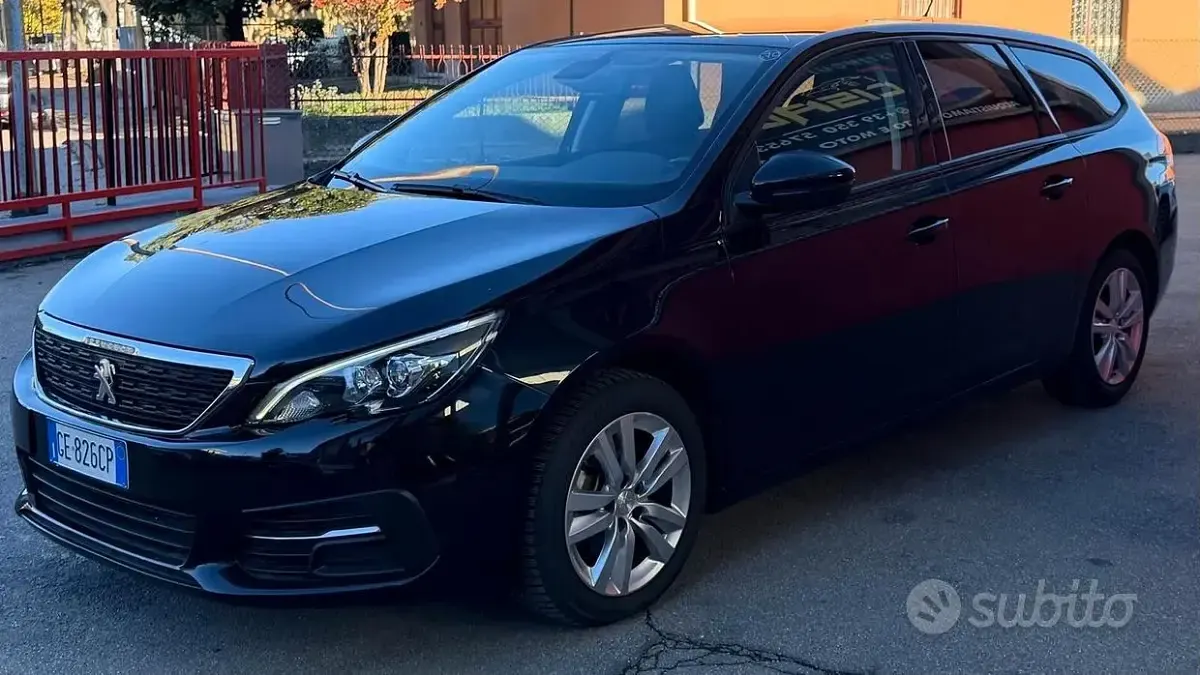 Usata Peugeot 308 Active 131 CV (96 kW) 2021 Nero Station wagon