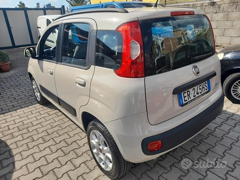 Usata Fiat Panda Lounge 85 CV (62 kW) 2013 Beige Utilitaria