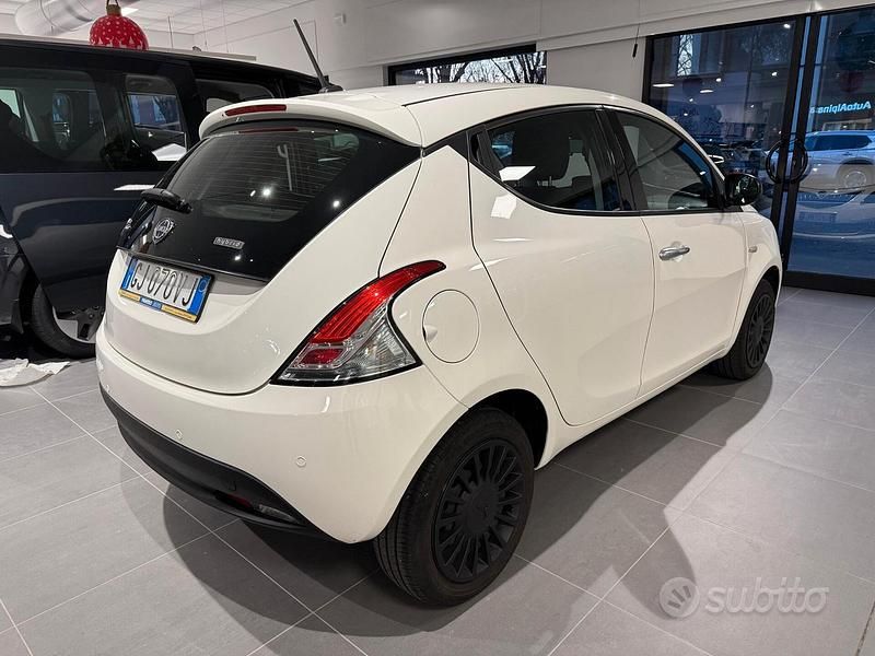 Usata Lancia Ypsilon Silver 69 CV (50 kW) 2022 Other Utilitaria