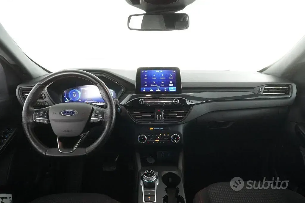 Usata Ford Kuga ST-Line 152 CV (111 kW) 2023 Magnetic grey  metallizzato SUV