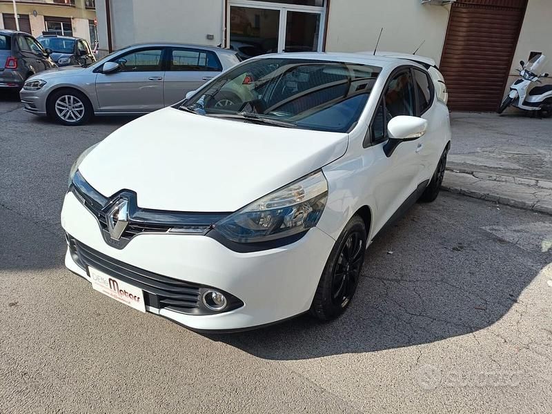 Bianco Usata 2016 Renault Clio IV Life Tre volumi | 7900 € (Buon prezzo) - Immagine 1/4