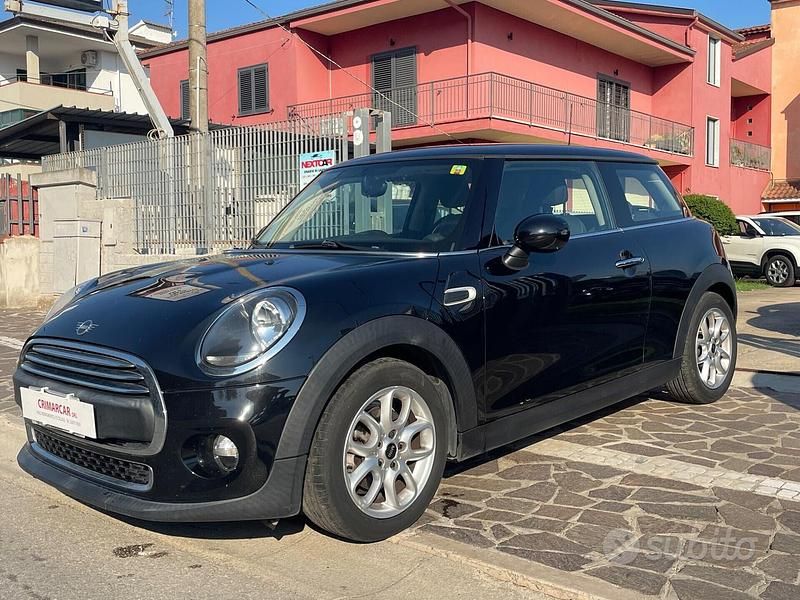 Usata Mini One D 115 CV (84 kW) 2019 Nero Utilitaria