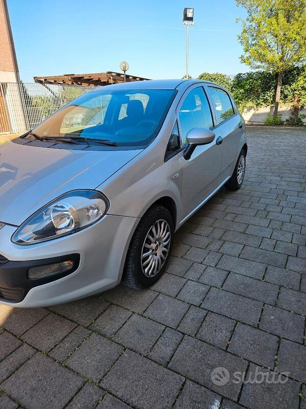 Usato 2020 Fiat Grande Punto 1.2 Benzin 65 CV (8.000 €)