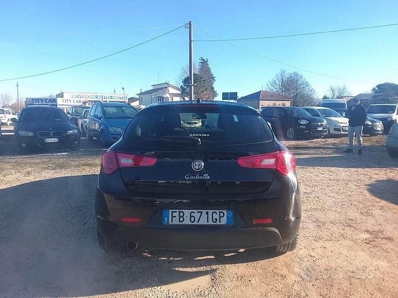 Usata Alfa Romeo Giulietta Distinctive 120 CV (88 kW) 2016 Nero Berlina