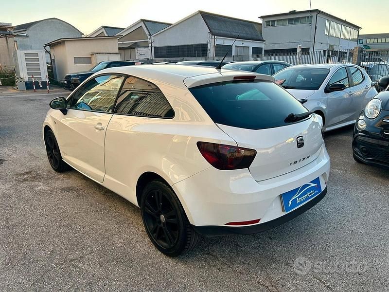 Käytetty Seat Ibiza 69 HP (50 kW) 2012 Valkoinen Sedan