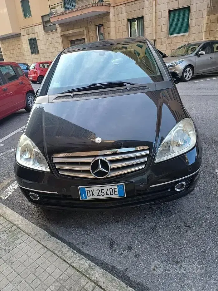 Usata Mercedes 190 109 CV (80 kW) 2009 Nero Berlina