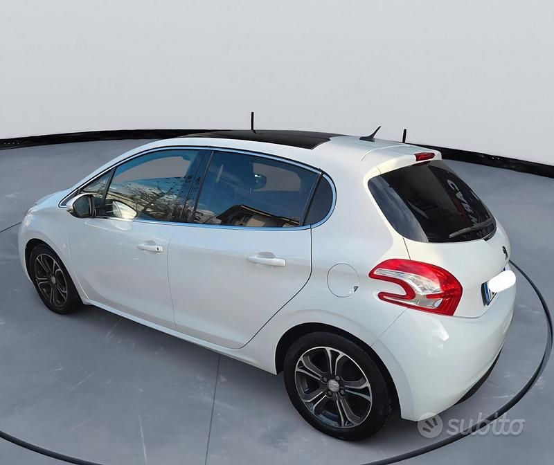 Usata Peugeot 208 2016 Bianco Utilitaria