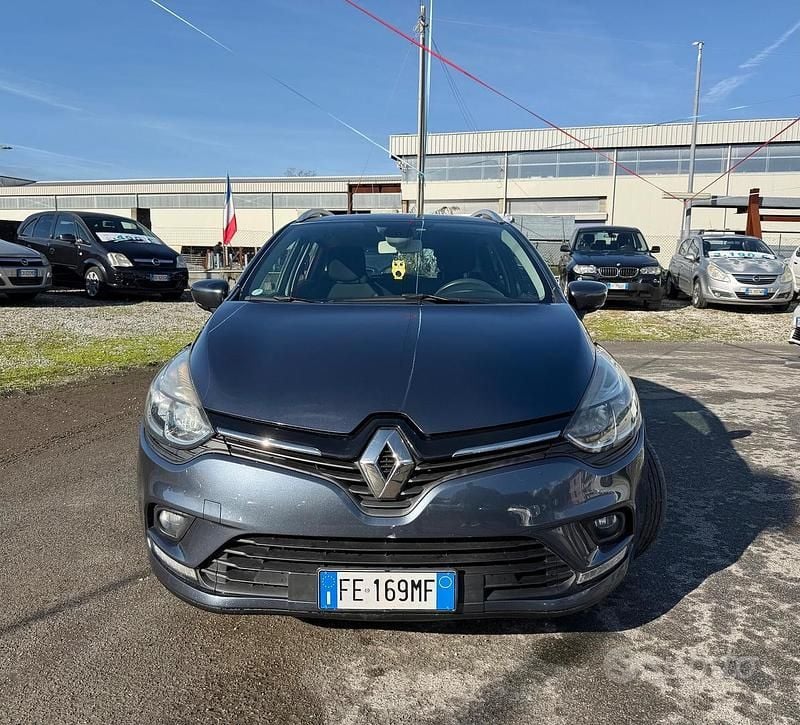Usata Renault Clio GrandTour Zen 90 CV (66 kW) 2016 Grigio Station wagon