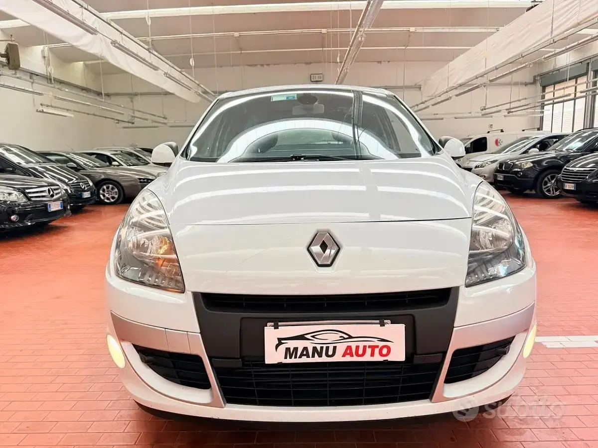 Usata Renault Scénic III Dynamique 110 CV (80 kW) 2011 Monovolume