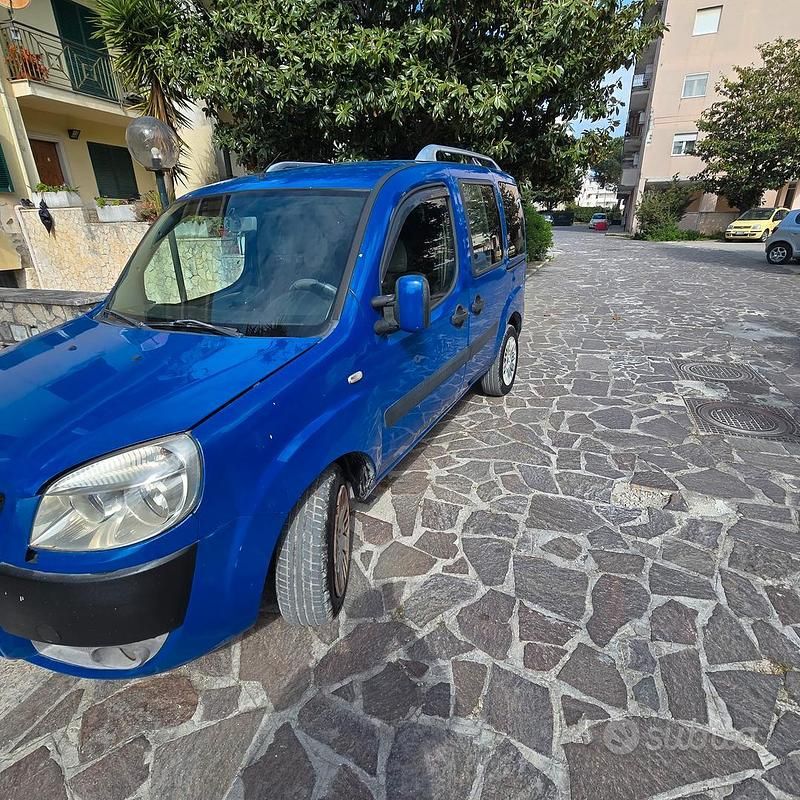 Käytetty Fiat Doblò 77 HP (56 kW) 2008 Sininen Tila-auto
