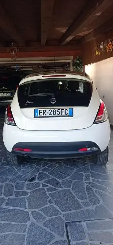 Usata Lancia Ypsilon Gold 80 CV (58 kW) 2013 Utilitaria