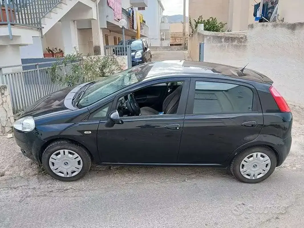 Usata Fiat Grande Punto 65 CV (47 kW) 2007 Nero Utilitaria