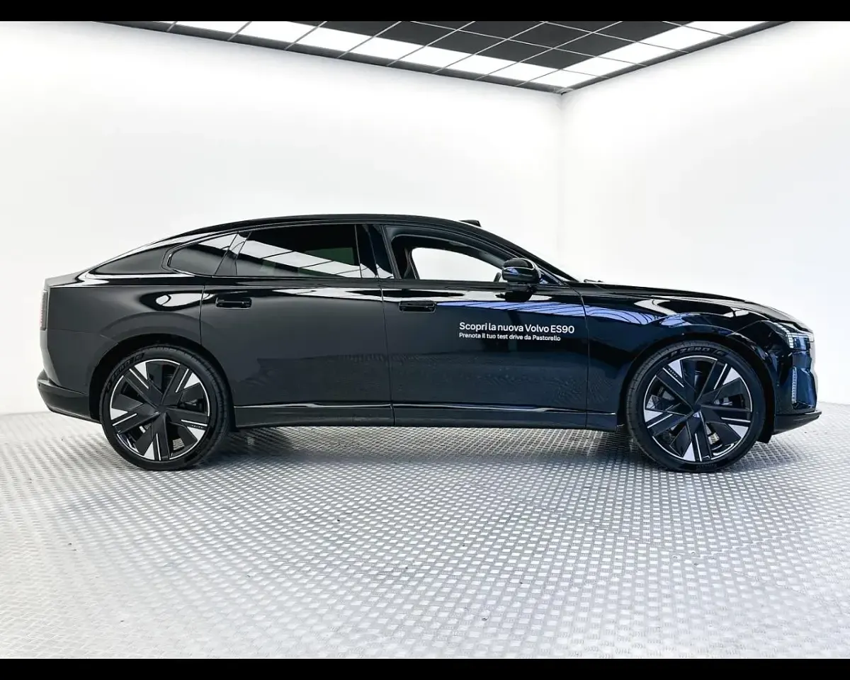 Nuova Volvo ES90 Ultra 139 kW (190 CV) 2026 71700 Berlina