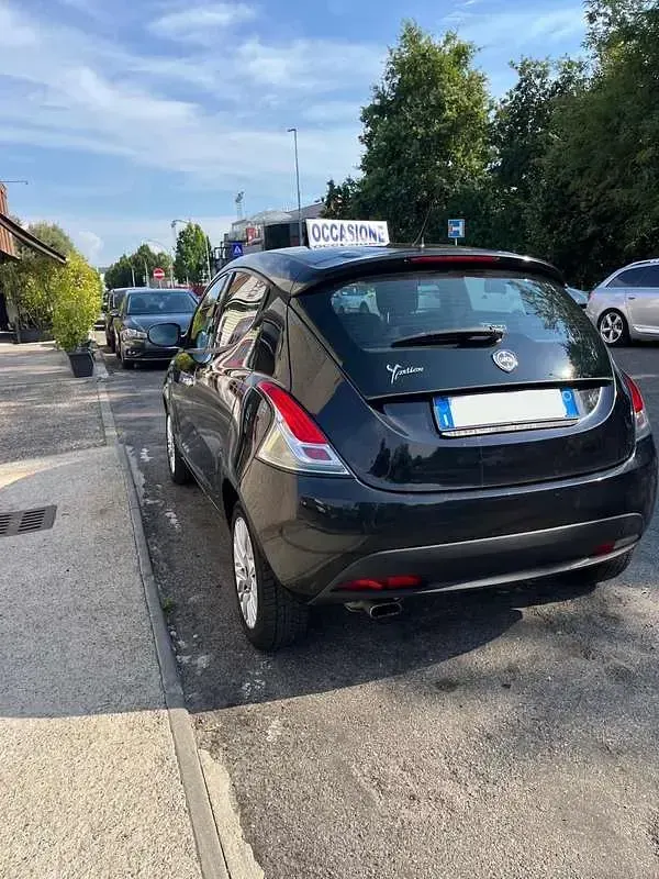 Usata Lancia Ypsilon Silver 69 CV (50 kW) 2014 Utilitaria