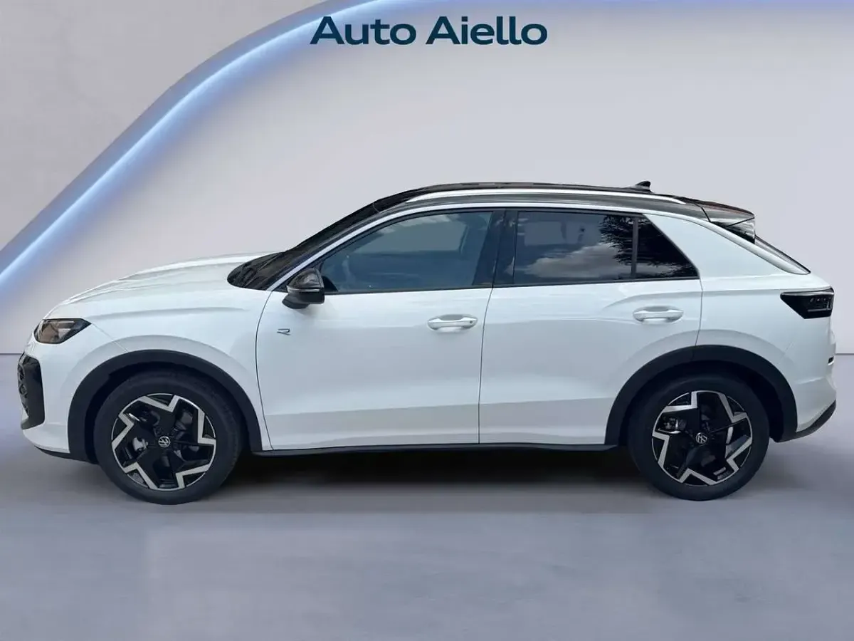 Nuova VW T-Roc R-line 150 CV (110 kW) 2026 Pure white nero SUV