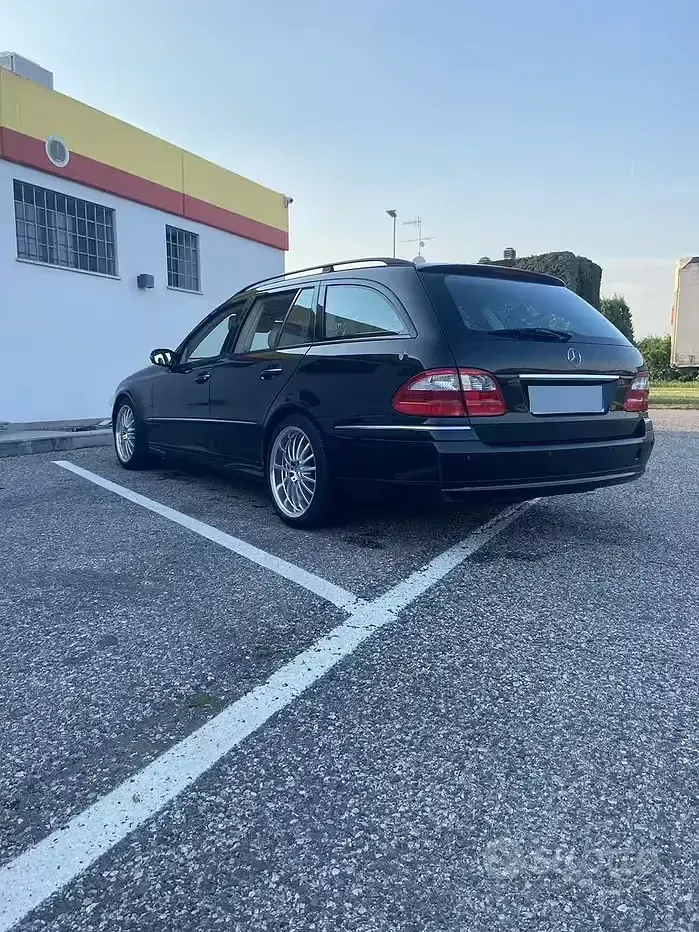 Usata Mercedes E320 204 CV (150 kW) 2007 Nero Station wagon