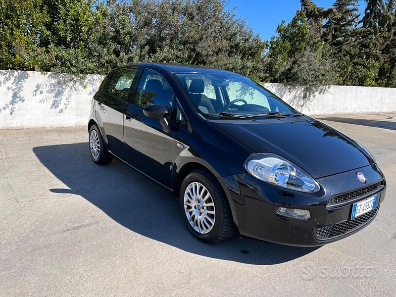 Usata Fiat Punto Street 75 CV (55 kW) 2015 Nero Utilitaria