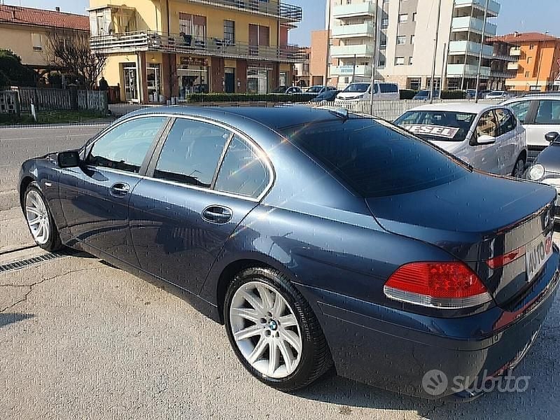 Begagnad BMW 735 272 HK (200 kW) 2002 Blå Sedan