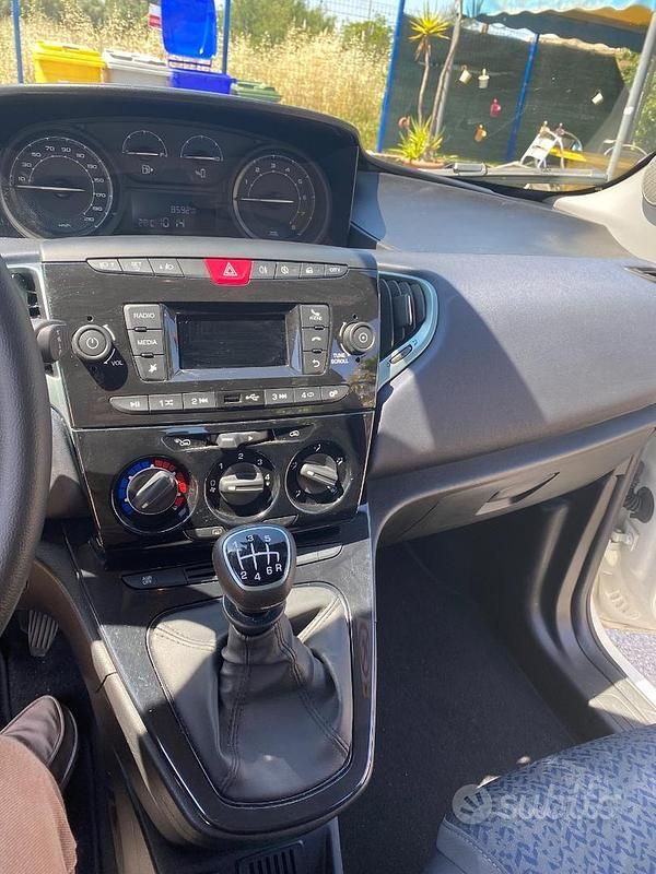 Usata Lancia Ypsilon 2024 Bianco Utilitaria