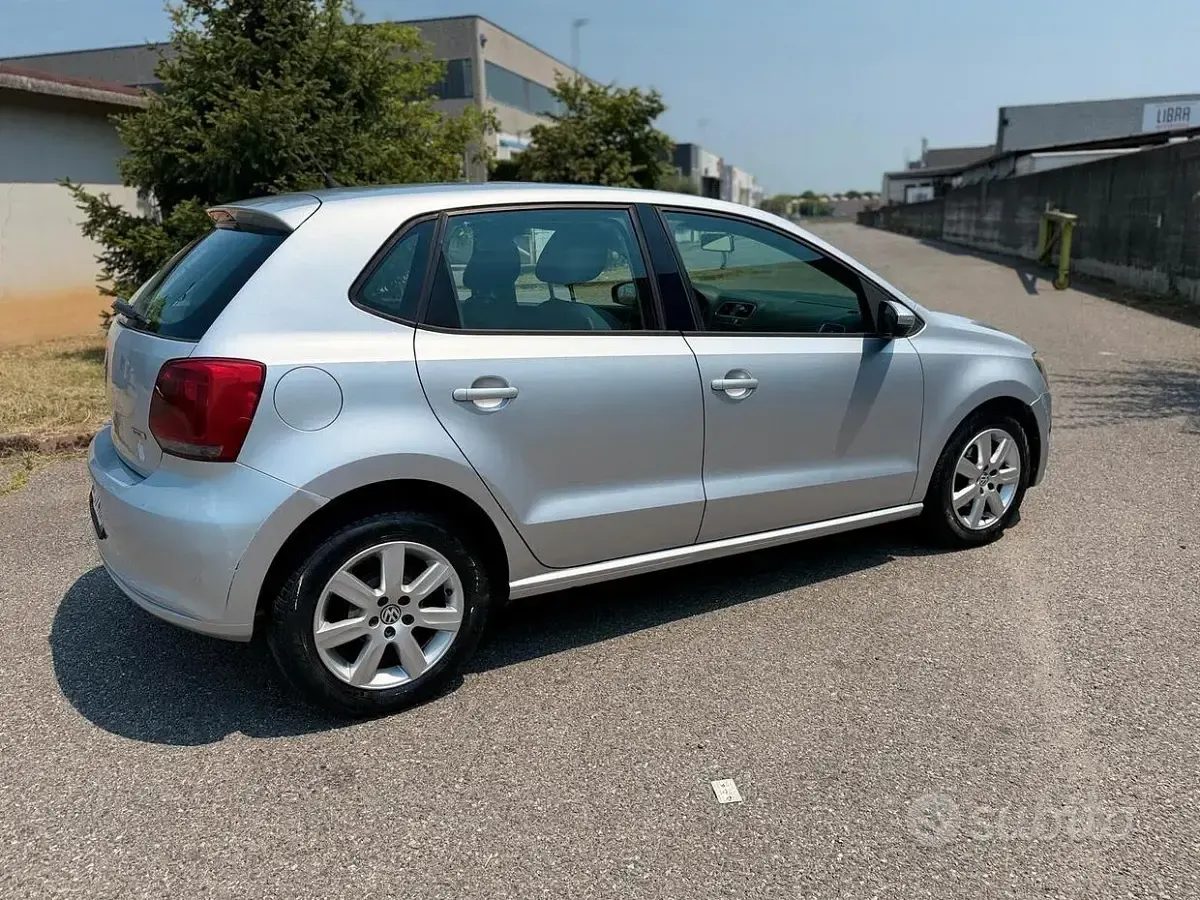 Usata VW Polo Highline 86 CV (63 kW) 2010 Grigio Utilitaria