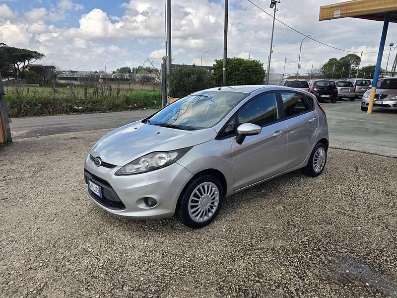 Usata Ford Fiesta 60 CV (44 kW) 2011 Argento Utilitaria