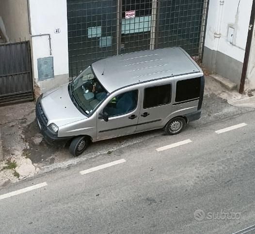 Usata Fiat Doblò 105 CV (77 kW) 2004 Grigio Monovolume
