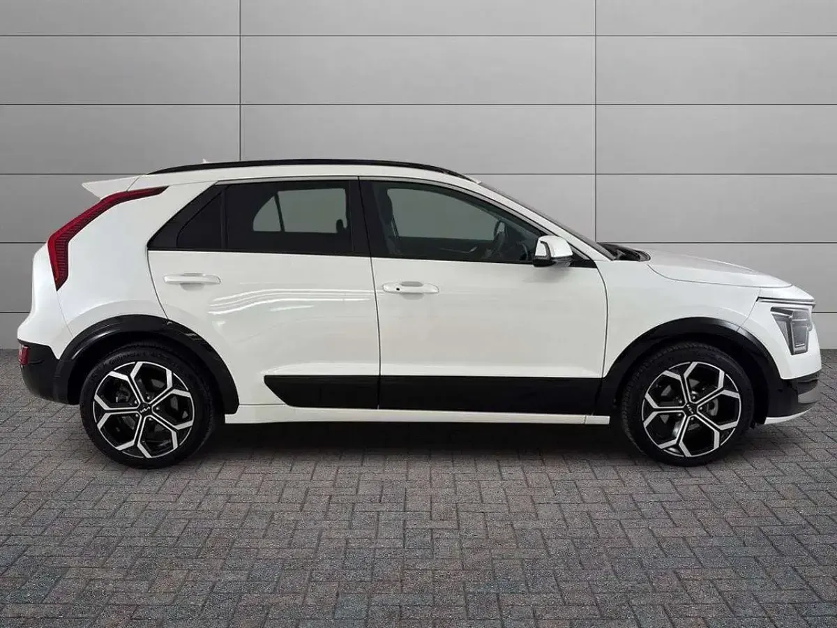 Usata Kia Niro 105 CV (77 kW) 2024 Bianco SUV