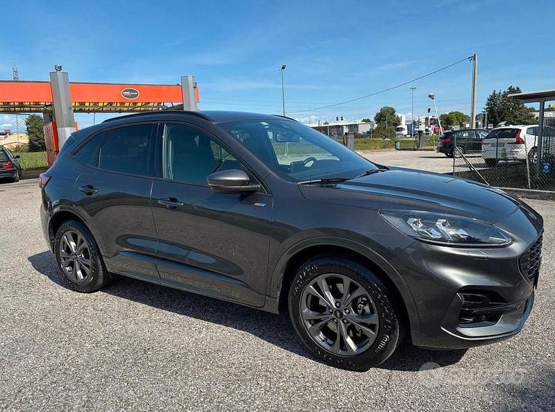 Usata Ford Kuga 225 CV (165 kW) 2020 Grigio SUV