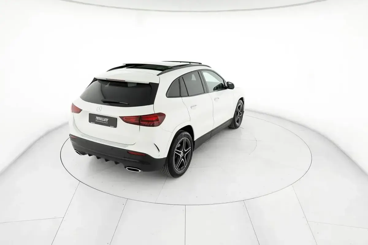 Usata Mercedes GLA180 Advanced Plus 116 CV (85 kW) 2024 Bianco SUV