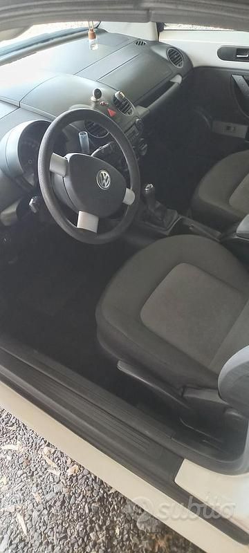 Usata VW New Beetle 105 CV (77 kW) 2010 Bianco Utilitaria