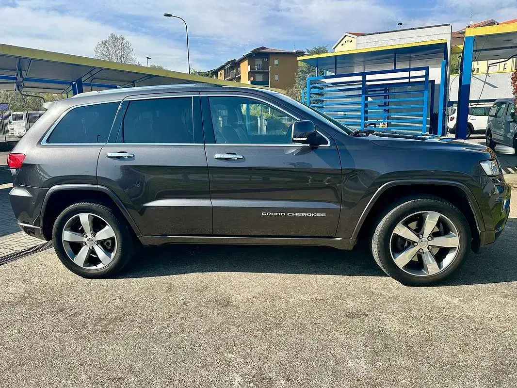 Usata Jeep Grand Cherokee Overland 250 CV (183 kW) 2016 Grigio SUV