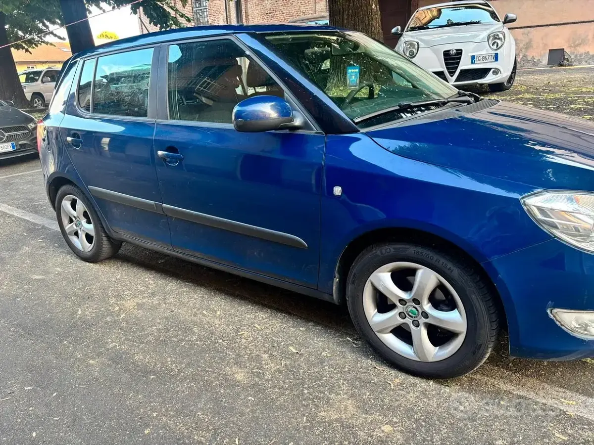 Usata Skoda Fabia 75 CV (55 kW) 2011 Blu Berlina