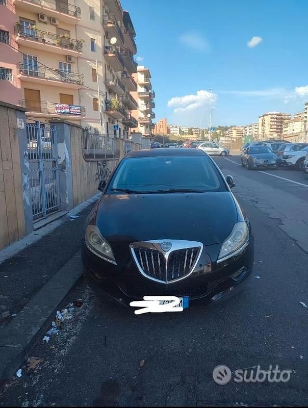 Usata Lancia Delta 165 CV (121 kW) 2009 Utilitaria