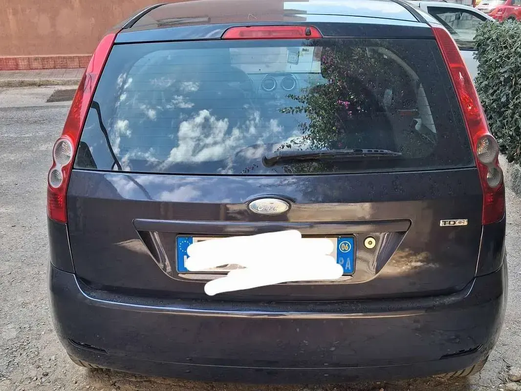 Usata Ford Fiesta Titanium 68 CV (50 kW) 2006 Utilitaria