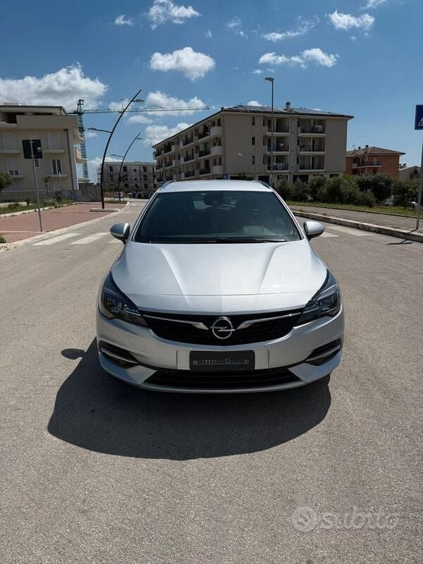 Usata Opel Astra Business Elegance 122 CV (89 kW) 2020 Grigio Station wagon
